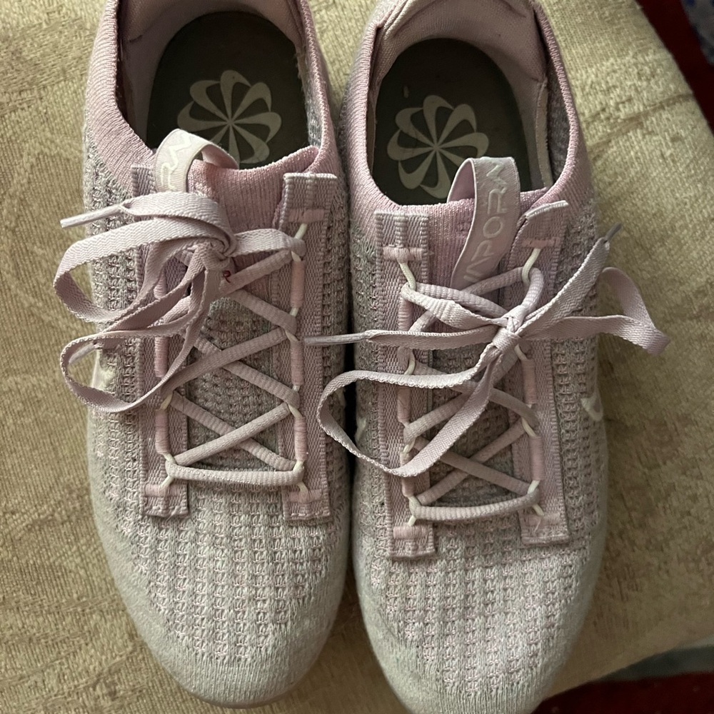 Women’s Nike size 8